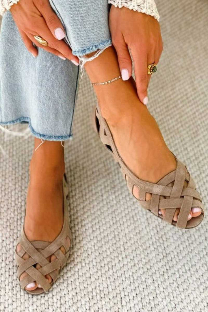 Kinsley - Sandalias Planas Tejidas con Calados