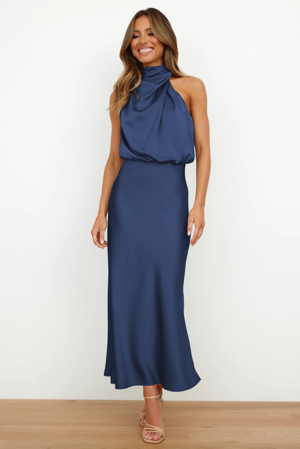 Melira - Maxivestido de cuello alto majestuoso