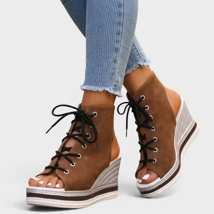 Elaina - Sandalia de cuña alta con cordones