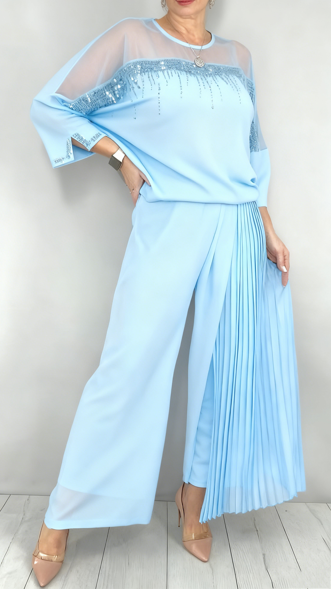 Caia - Conjunto de dos piezas con pantalón y apliques decorativos