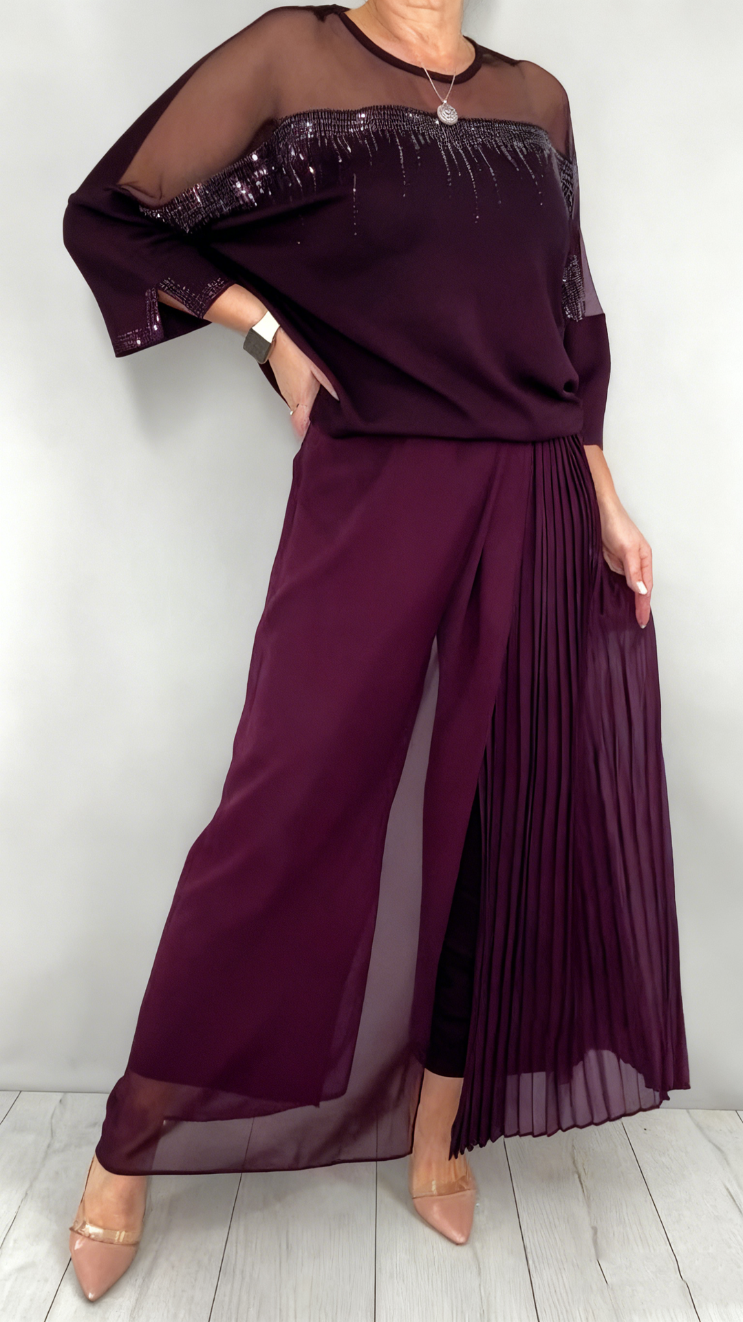 Caia - Conjunto de dos piezas con pantalón y apliques decorativos
