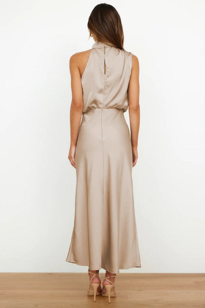 Melira - Maxivestido de cuello alto majestuoso
