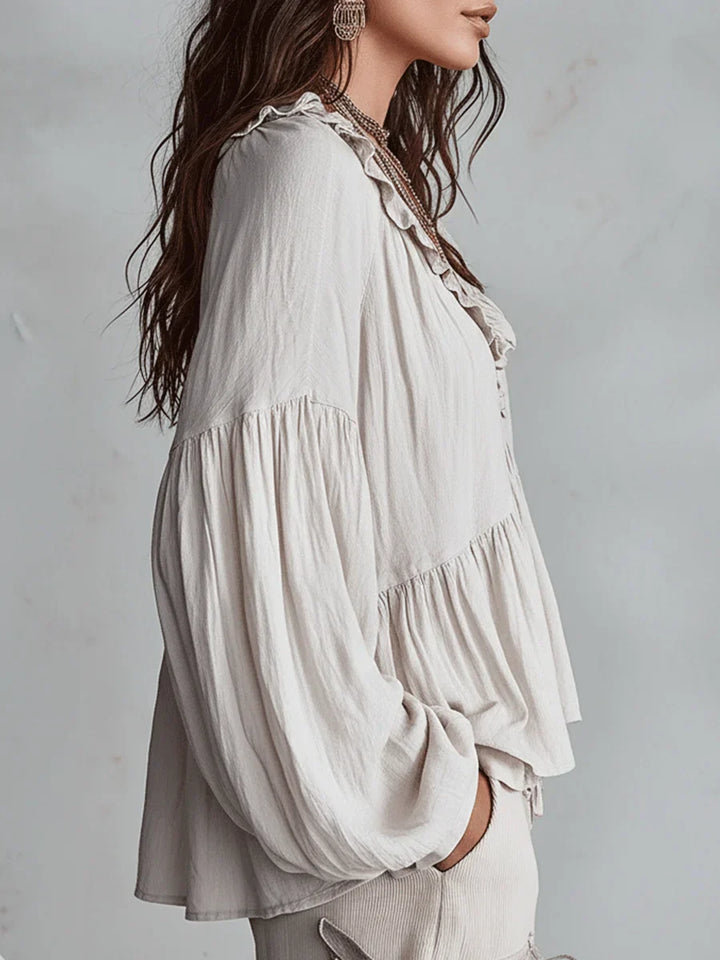 Narella - Blusa con holanes y escote en V