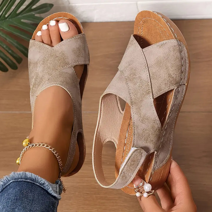 Lacey - Sandalias de confort con tiras cruzadas