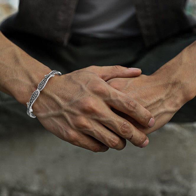 Raveya - Pulsera con ala de ángel pulida