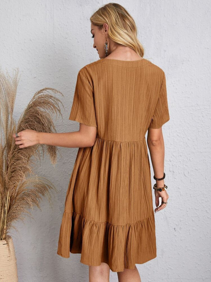 Belinda - Minivestido texturizado con escote en V y holanes