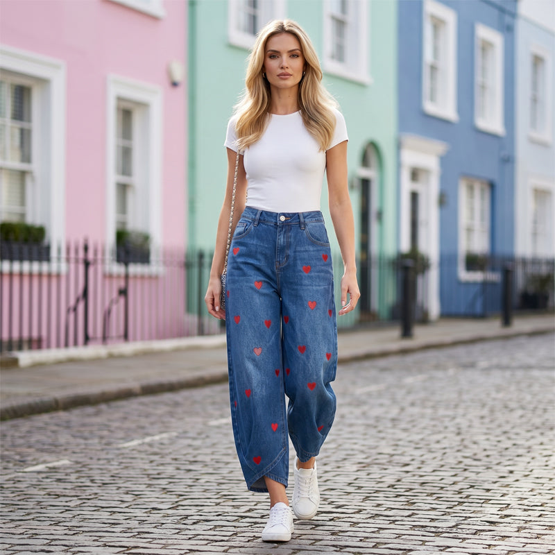 Arabella - Jeans de pierna curva con estampado de corazones