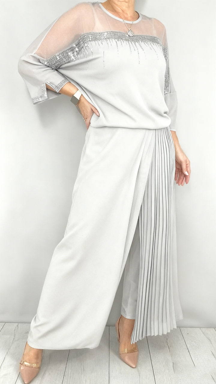 Caia - Conjunto de dos piezas con pantalón y apliques decorativos