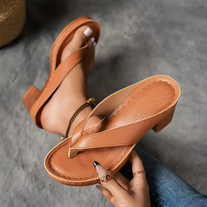 Jorja - Sandalias de tacón con diseño contorneado