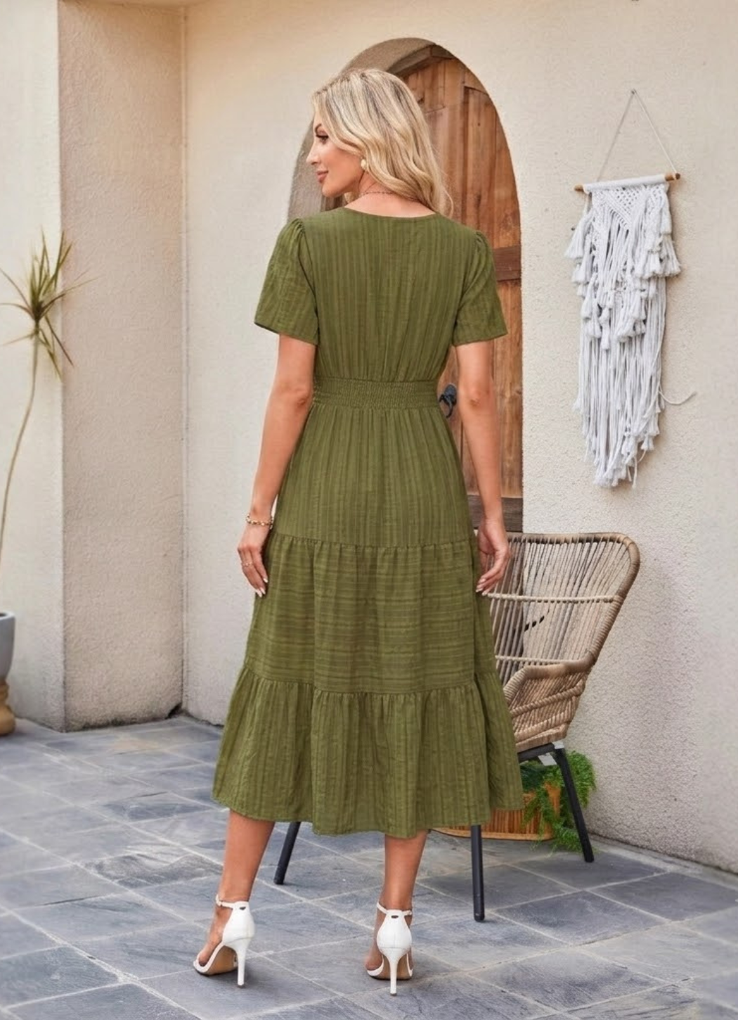 Astrelle - Vestido largo texturizado con capas
