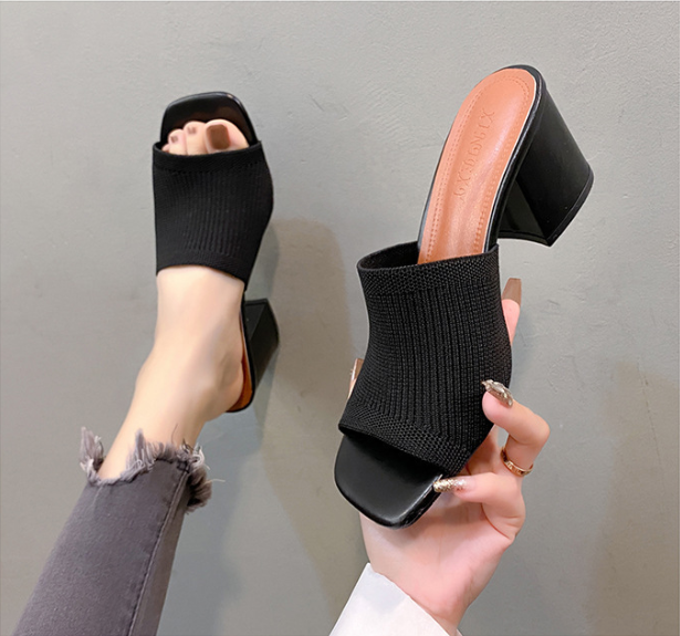 Virelle - Zapatos de tacón bajo con acabado suave al tacto