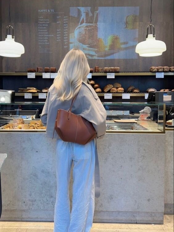 Teresa – Bolso tote con asas curvas