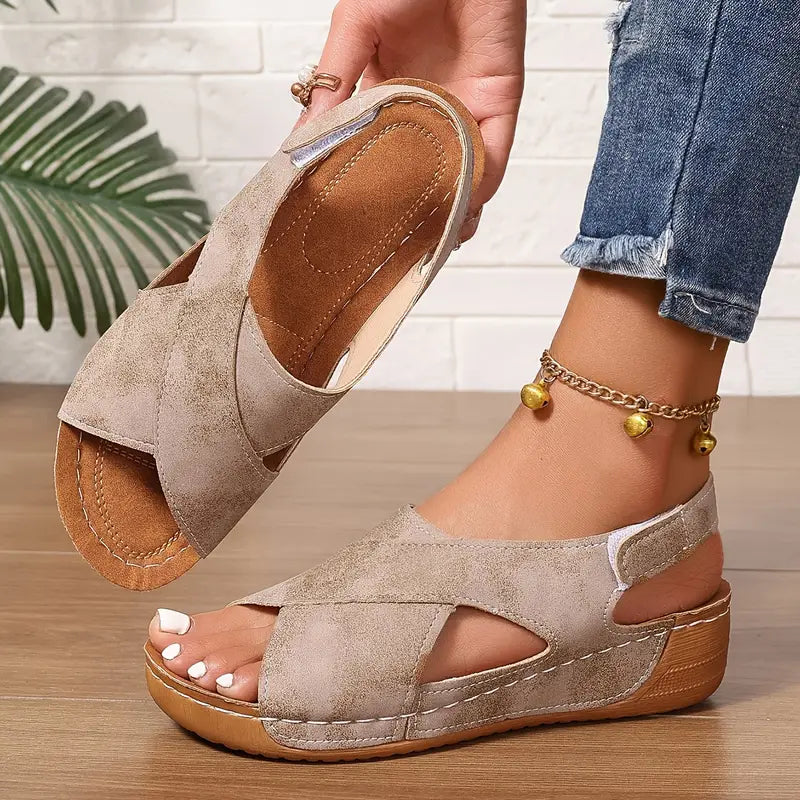 Lacey - Sandalias de confort con tiras cruzadas