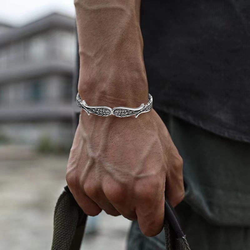 Raveya - Pulsera con ala de ángel pulida