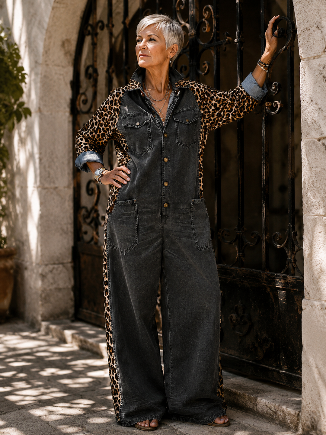 Annalise - Enterizo de mezclilla de pierna ancha con panel estampado de leopardo